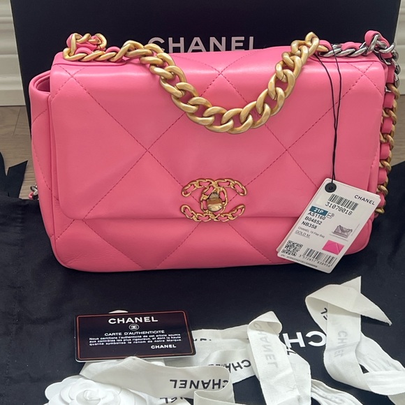 ***SOLD***Chanel 19 bag - Picture 3 of 15